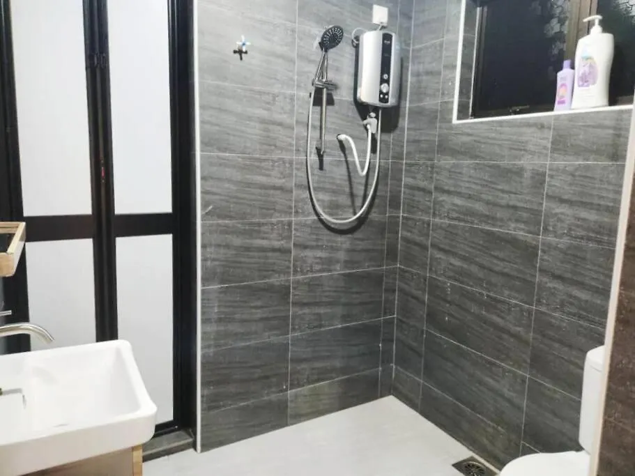 Ipoh Menglembu Lohas 4Br3Bath14 Pax Villa
