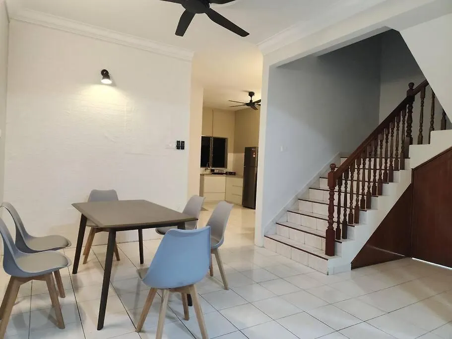 Tatil Evi Ipoh Menglembu Lohas 4Br3Bath14 Pax Villa